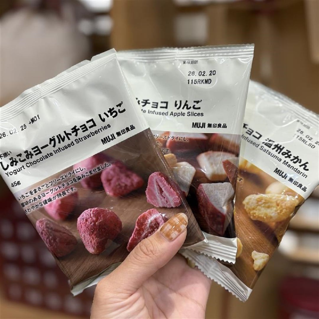 045423_20251121_01_04