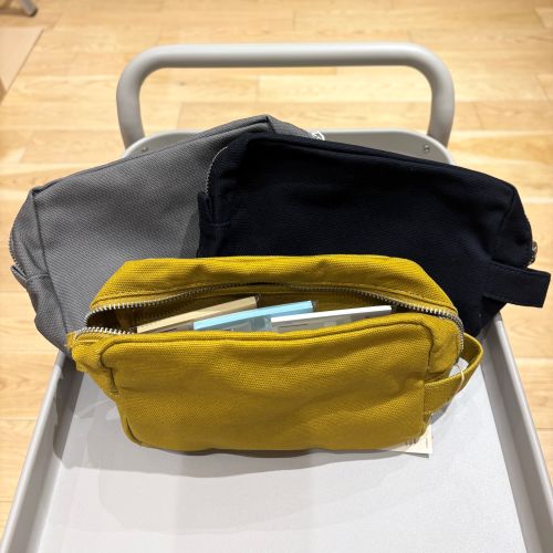 無印良品の帆布でできた文具ケース
