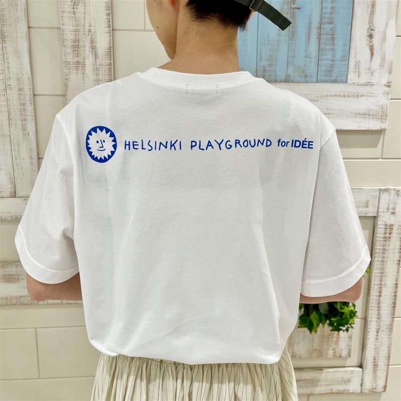 Tシャツ花　後ろ姿