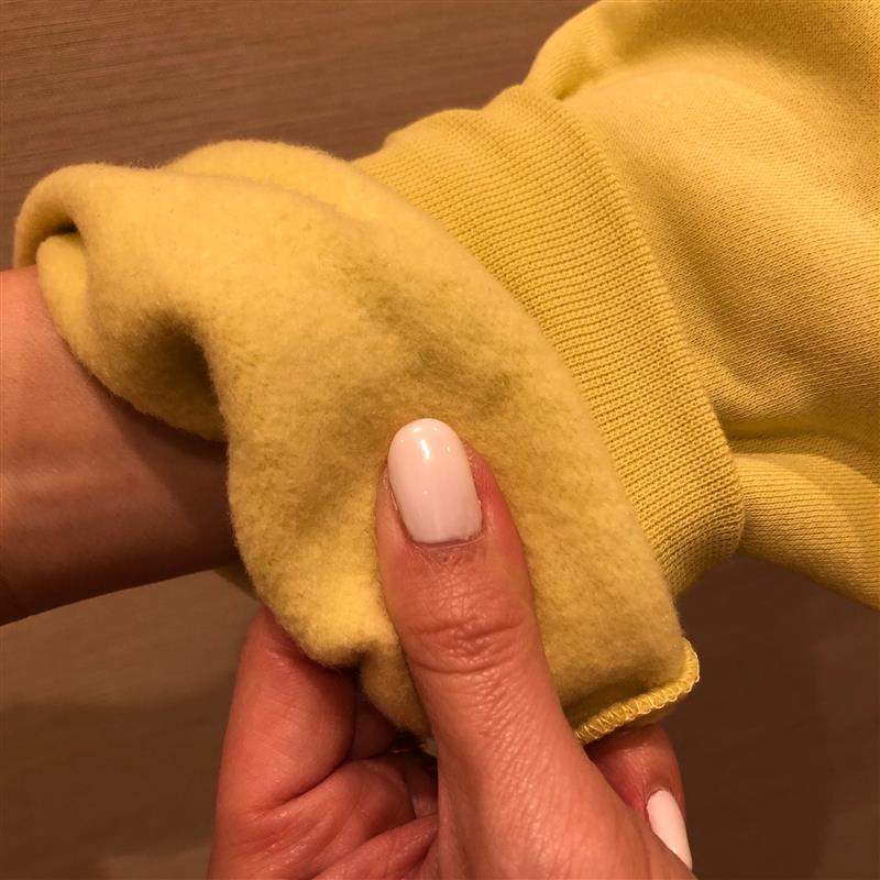 スウェットシャツの袖口裏側(裏起毛)の写真
