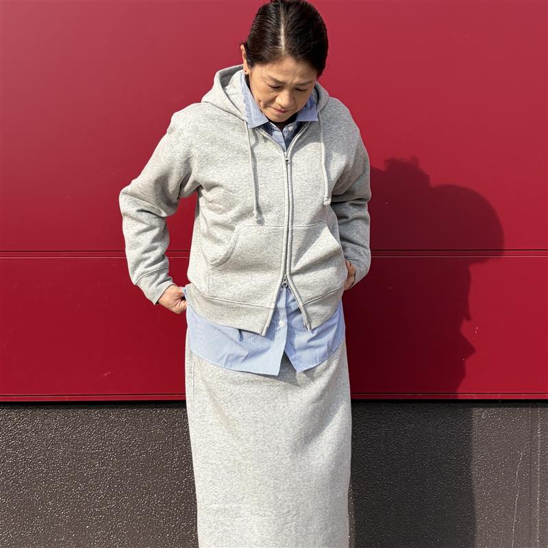 スタッフスナップ斜め全身