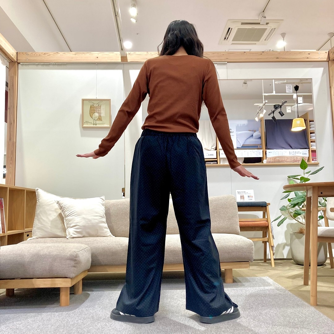 後ろ向き