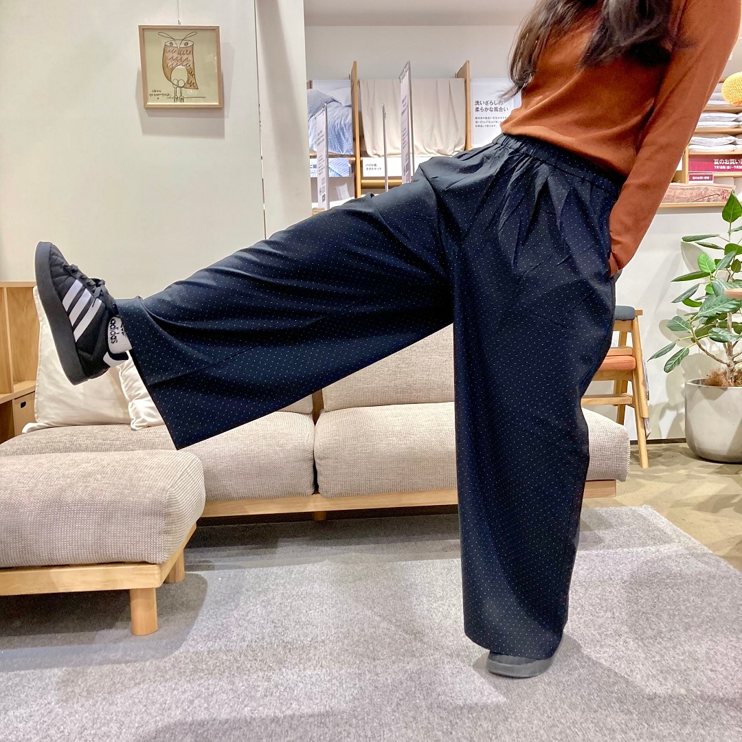 なめらかリヨセル混イージーワイドパンツ