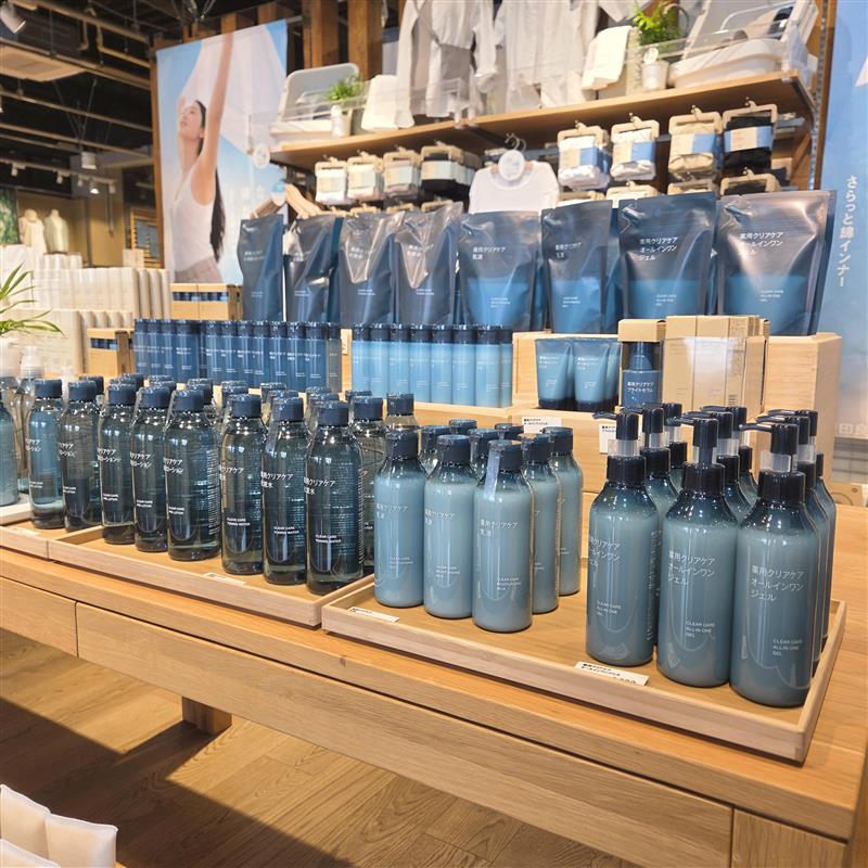 薬用クリアケアシリーズ売場