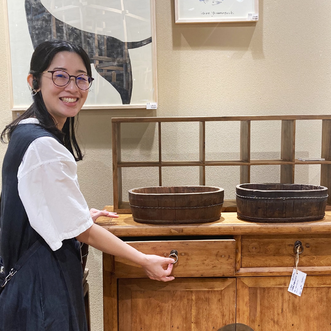 【マルエイガレリア】リペアされた古家具の販売をスタートします