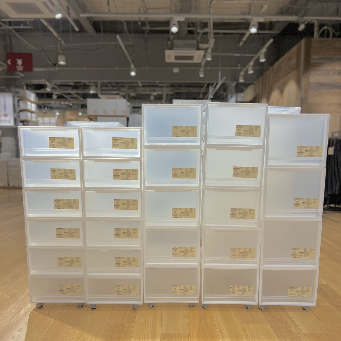 ポリプロピレン収納売場