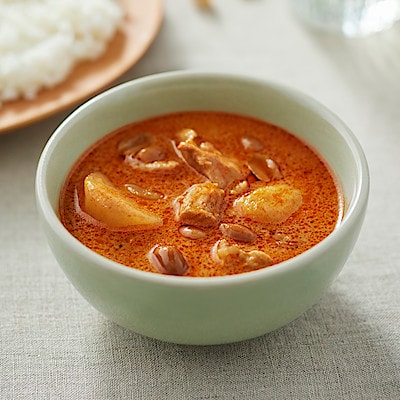 素材を生かしたカレー　マッサマン