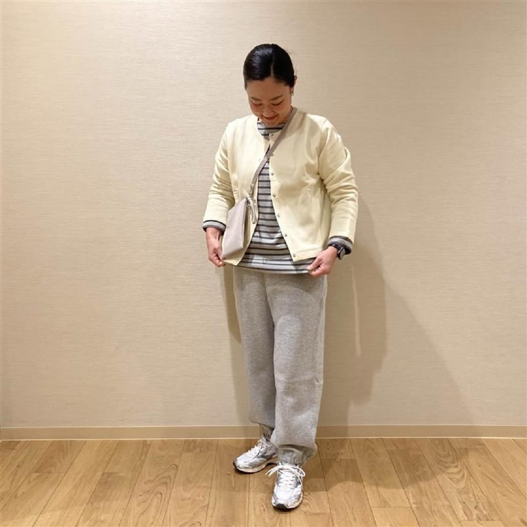 婦人服新商品のスタッフスナップ