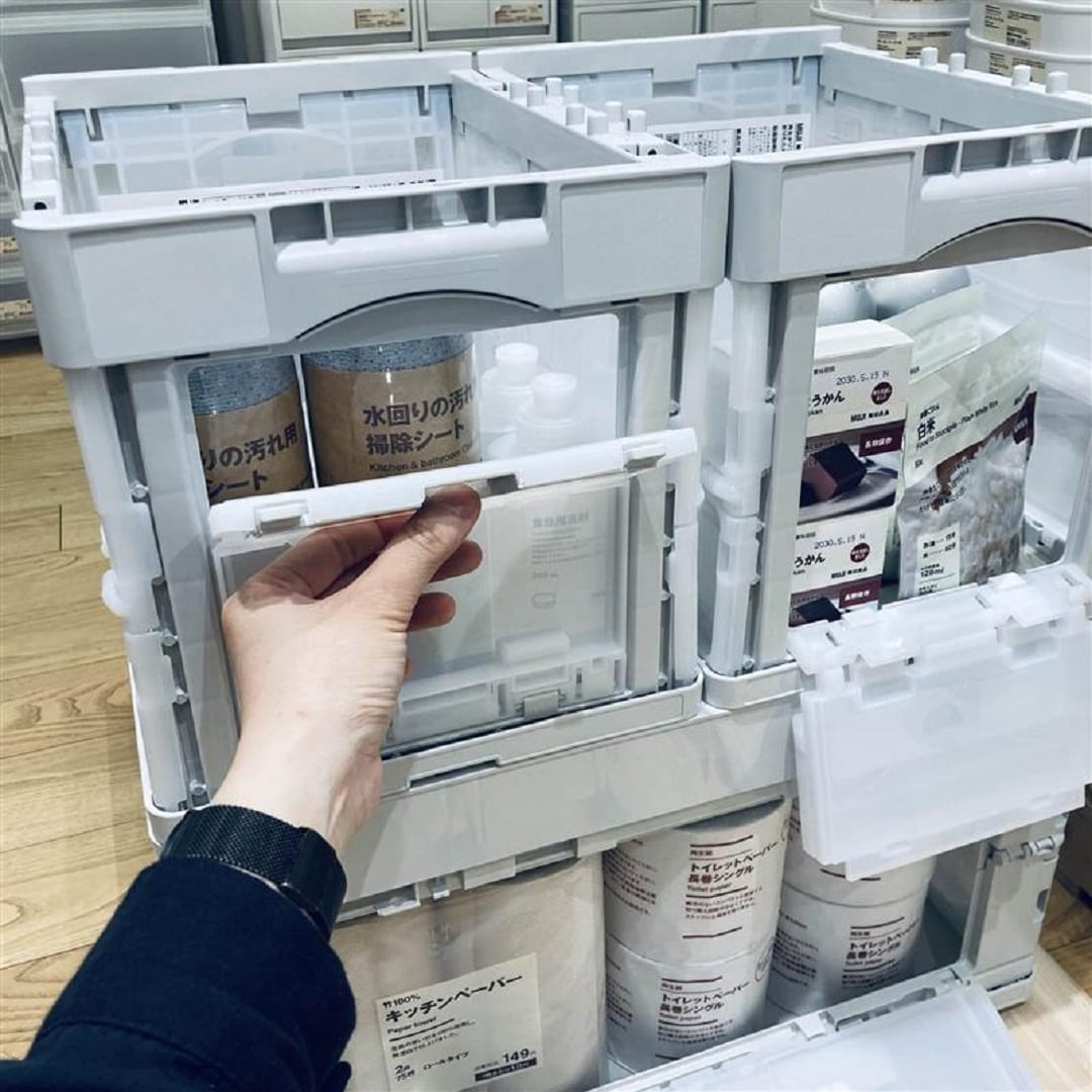 側面に開閉窓がついているので横から荷物を取り出すことができます。