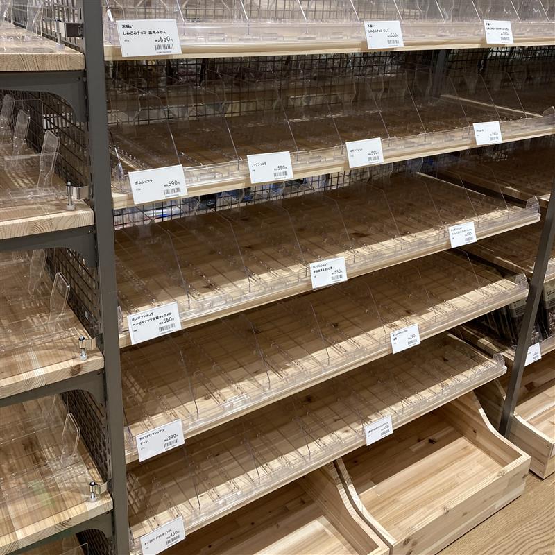 【堅田】食品陳列前