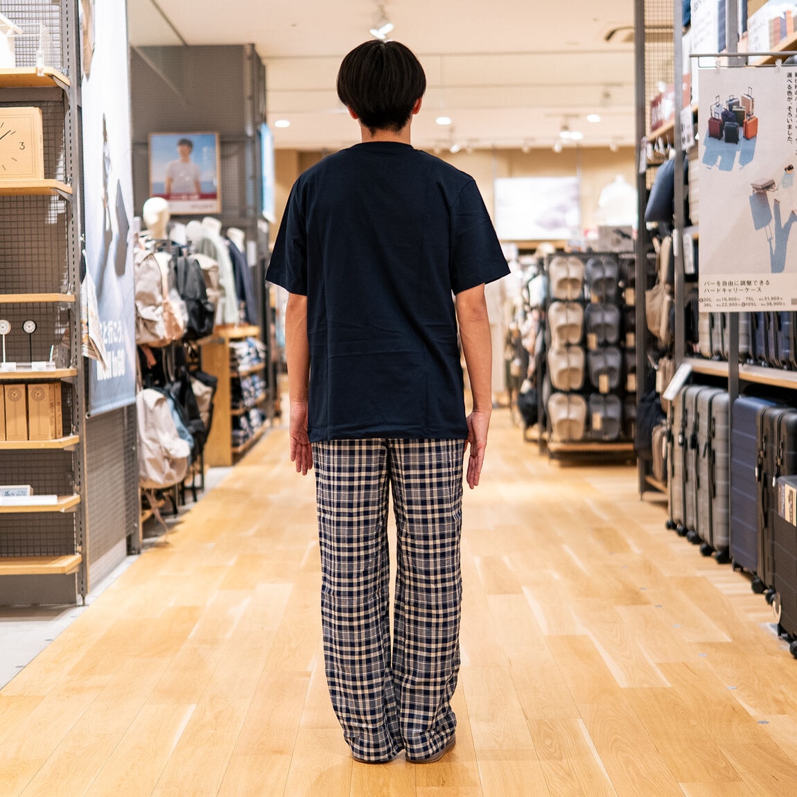【MOMOテラススタッフ】身長174cm_N5p8hB