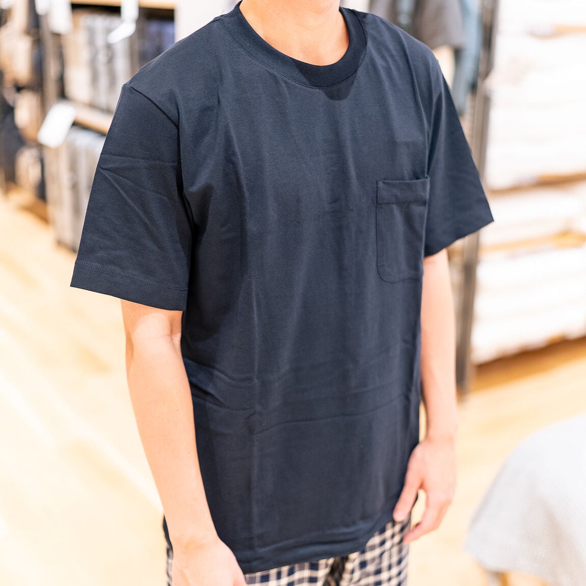 【MOMOテラススタッフ】身長174cm_dF0066