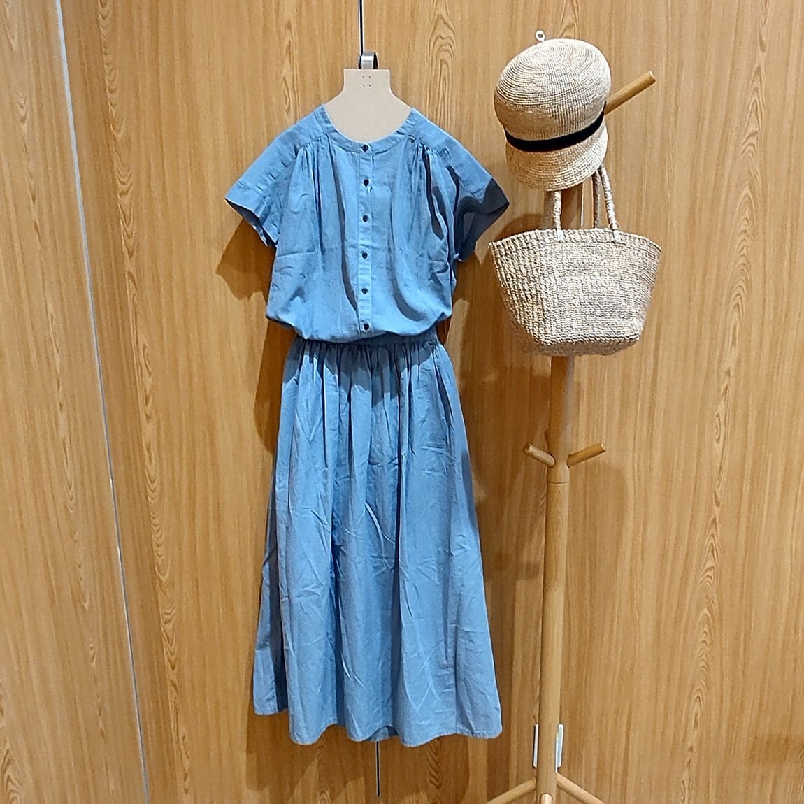【アリオ倉敷】婦人強撚ブラウスとスカート