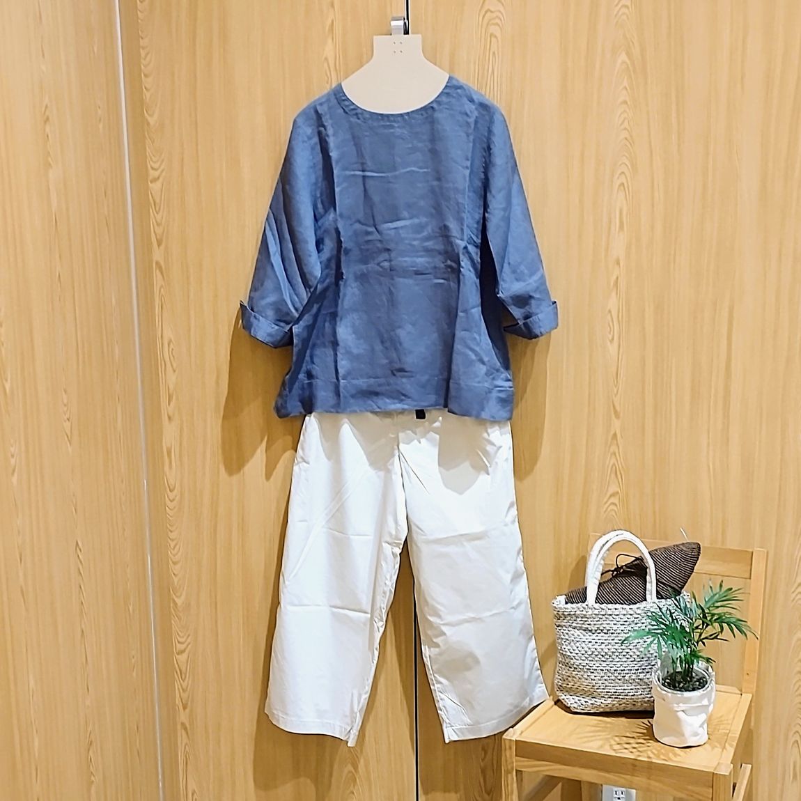 【アリオ倉敷】婦人服シャツとパンツ