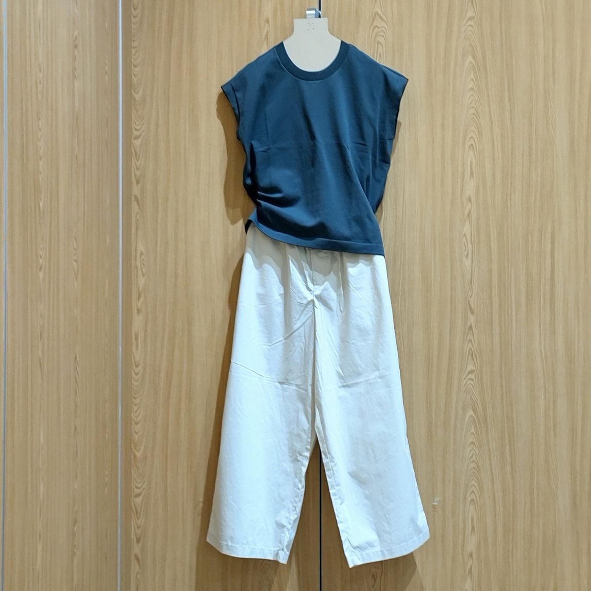 【アリオ倉敷】婦人服ニットとパンツコーデ2