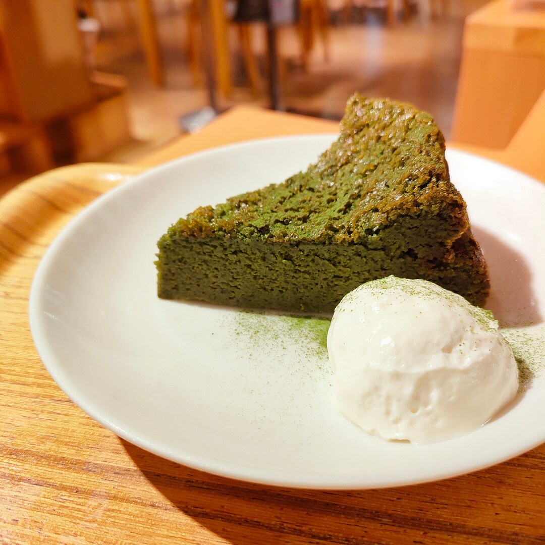 濃厚抹茶ケーキ