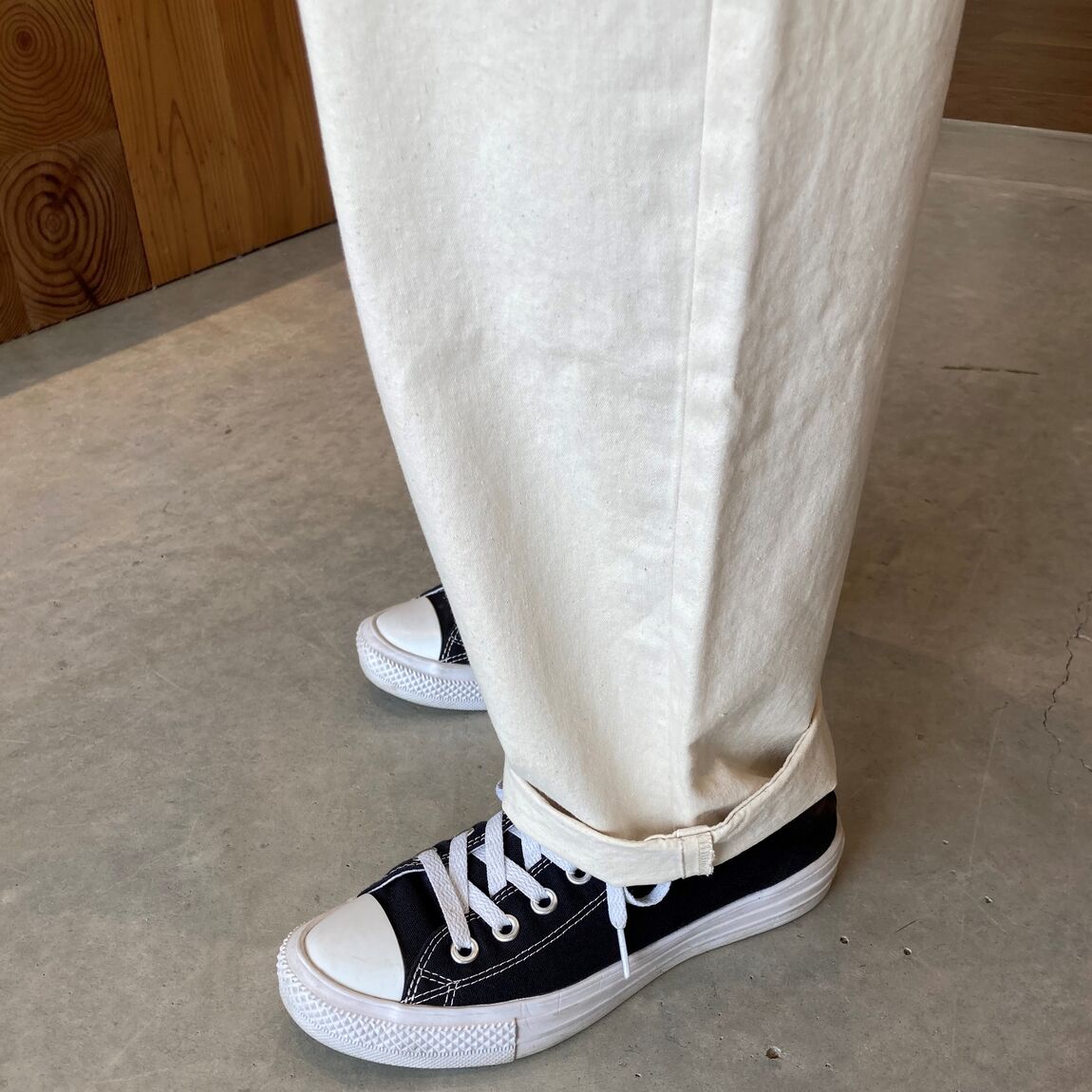 スタッフの足元の写真