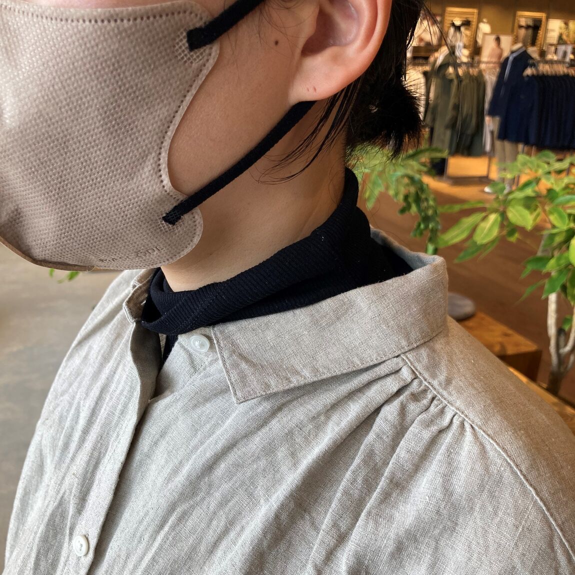 襟元の写真