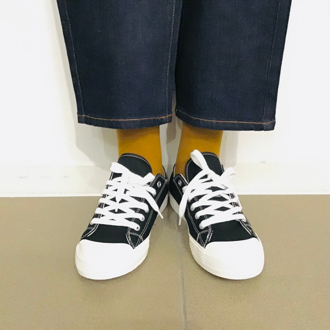 靴下マスタード