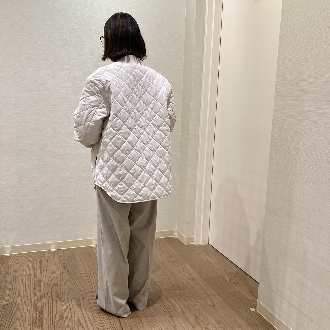 後ろ姿