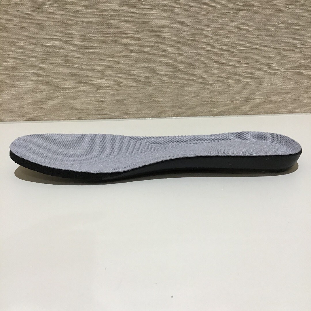 スニーカー