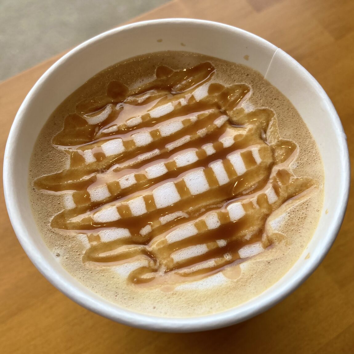 【つくば並木】コーヒー&アイススタンド｜秋のおすすめドリンク｜キャラメルラテのご紹介_YAM1kR