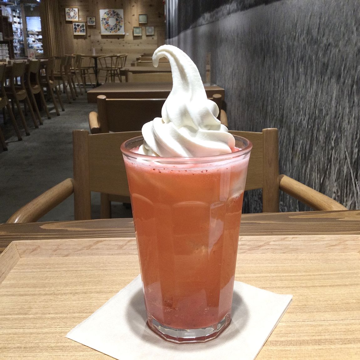 【Café＆Meal MUJI近鉄四日市】苺のサイダー