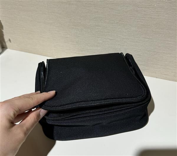 吊るして使える洗面用具ケース
