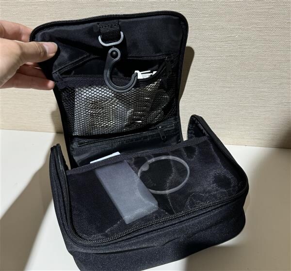 吊るして使える洗面用具ケース