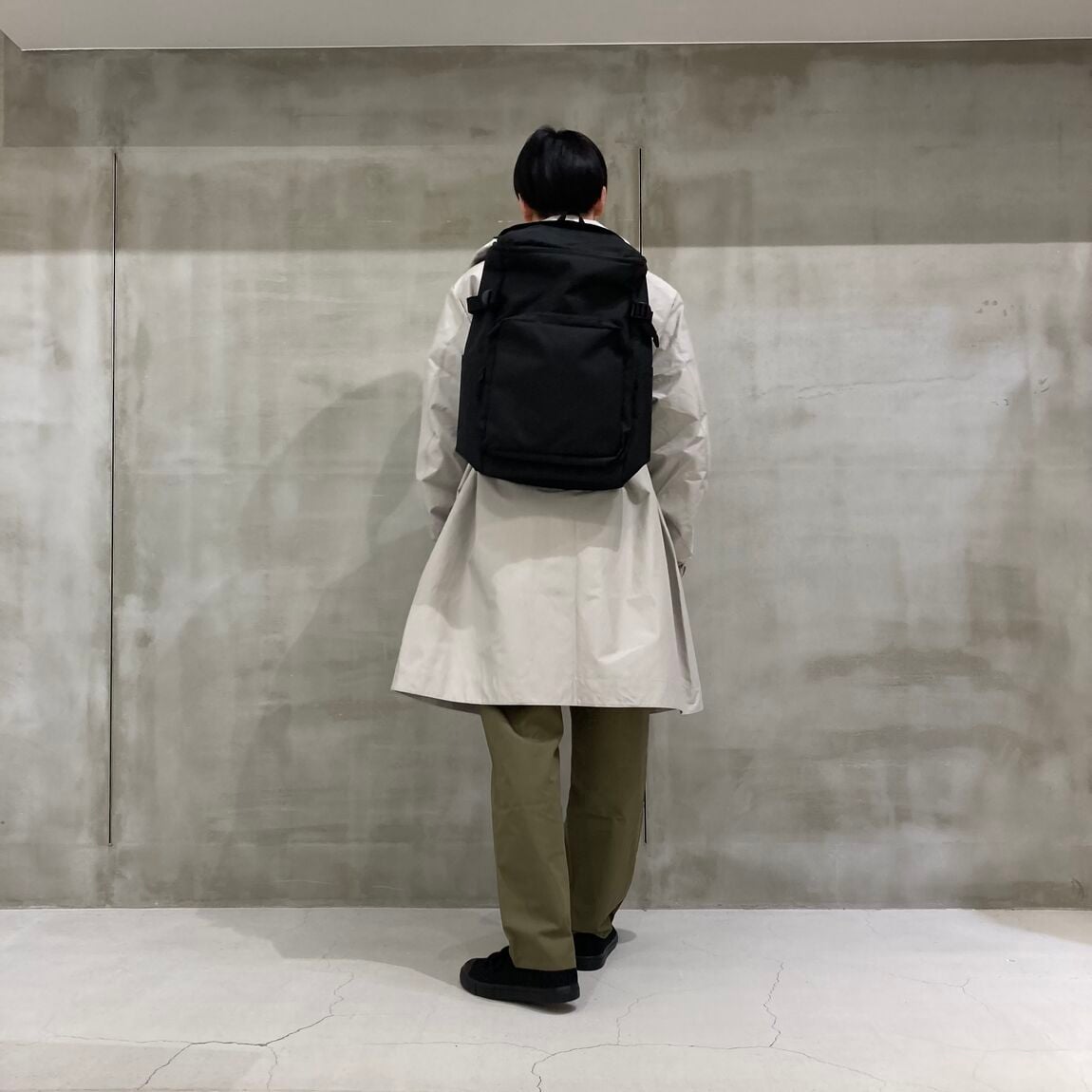 うしろ