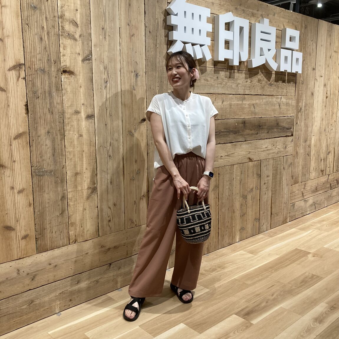 婦人スタッフコーデ