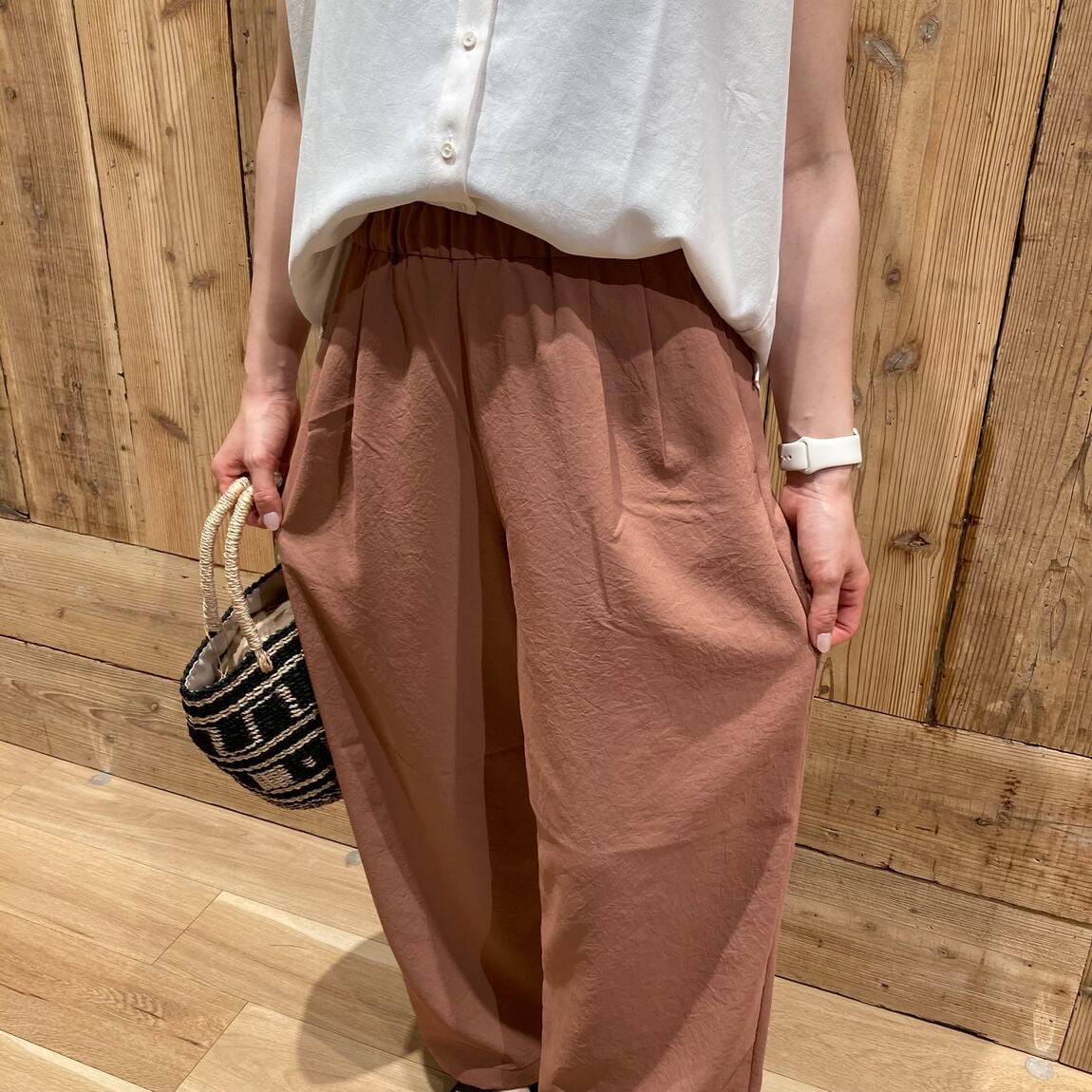 婦人スタッフコーデ
