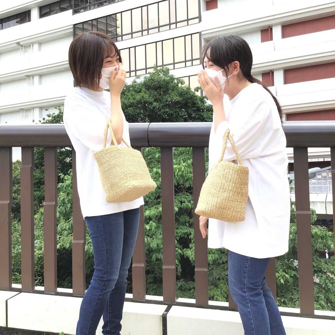 笑い合う二人
