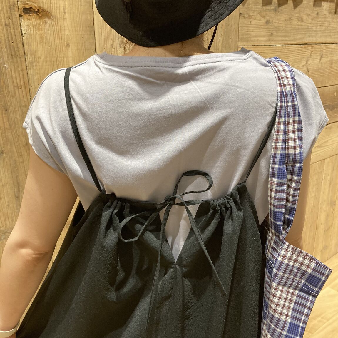 婦人スタッフコーデ