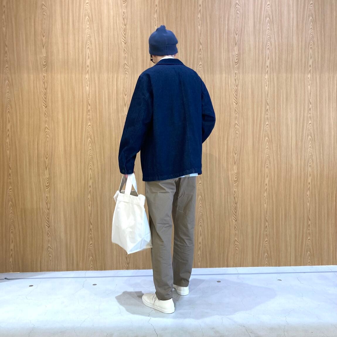 うしろ