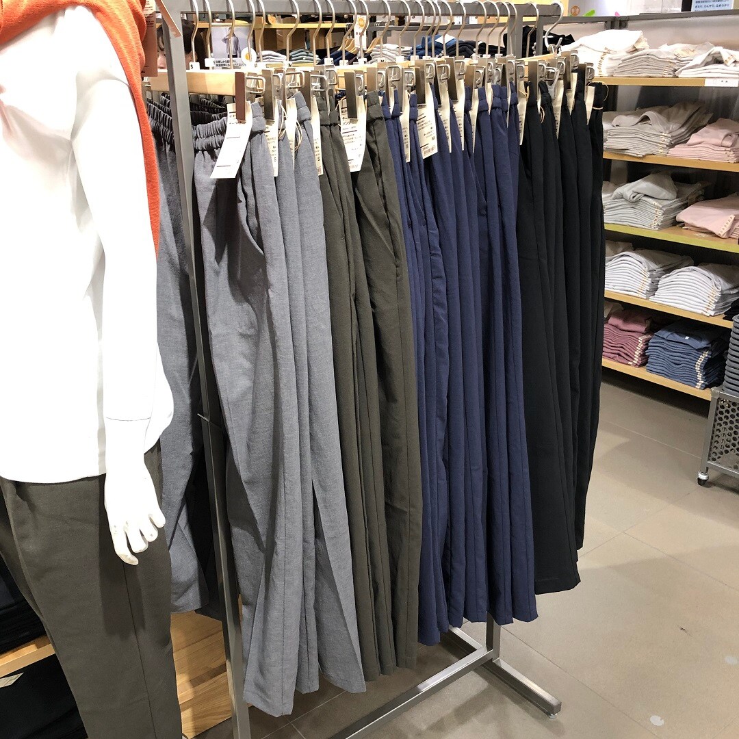 風を通すパンツの写真