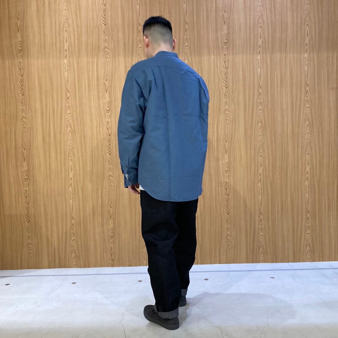 うしろ