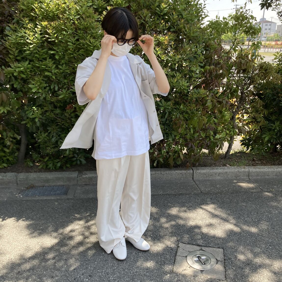 下向き