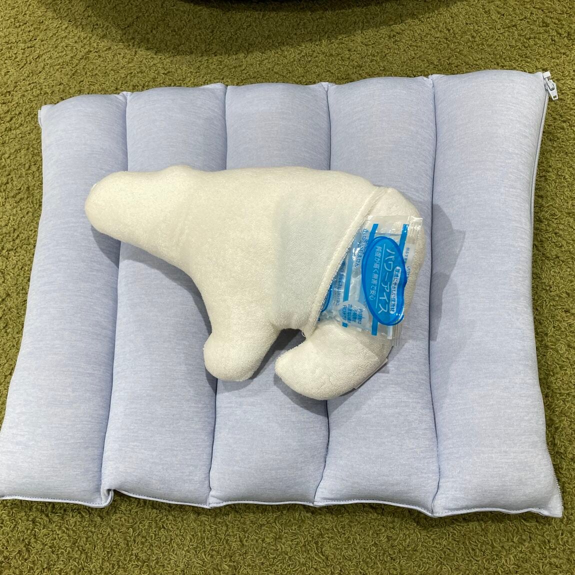 ポケット付き動物クッション