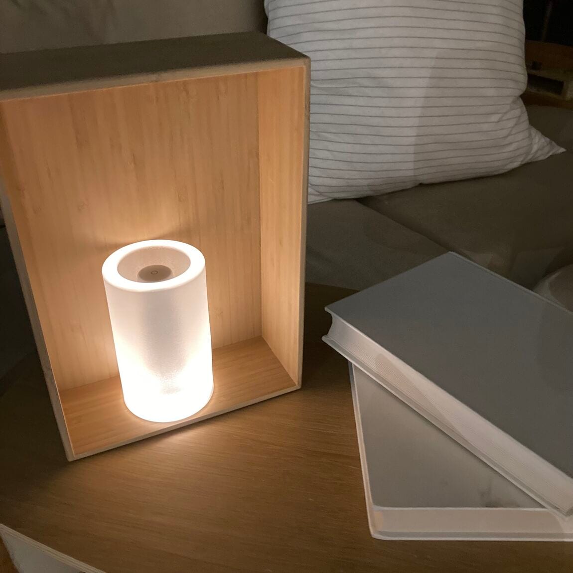 いつもの部屋に、灯りをひとつ。_2AvvO3
