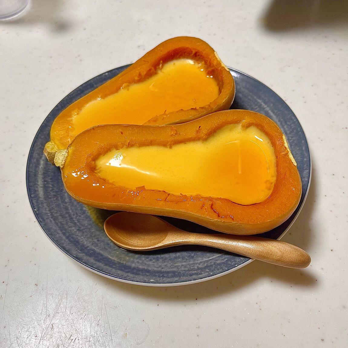 【みんなみの里】ひょうたん型のかわいいバターナッツカボチャ