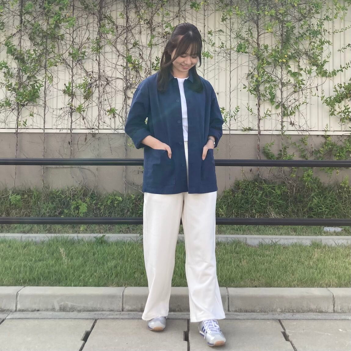 スタッフスナップ　全身　前向き