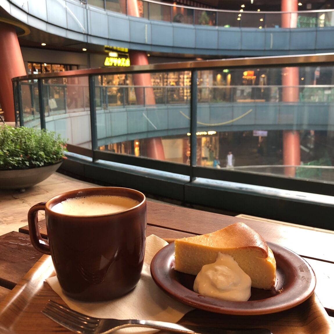【CafeMUJIキャナルシティ博多】テラス席でゆっくりとした時間を
