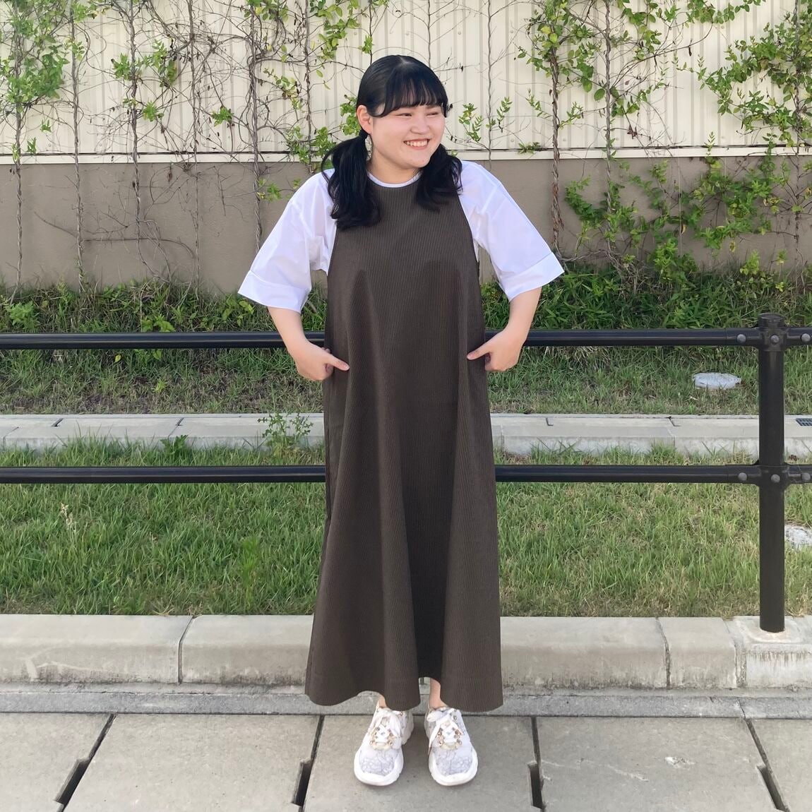 スタッフスナップ　全身　前向き