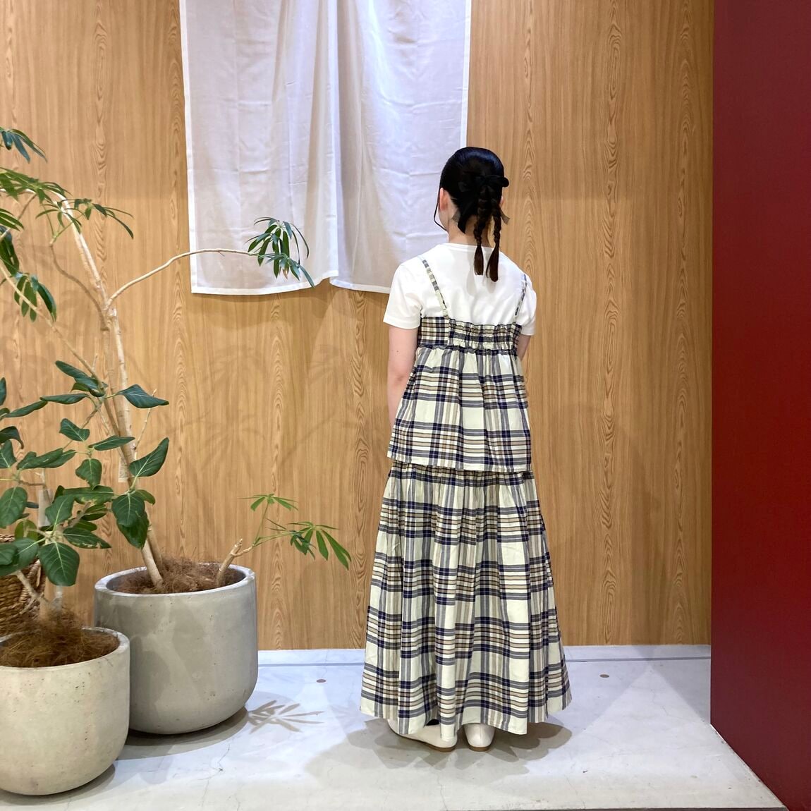 うしろ