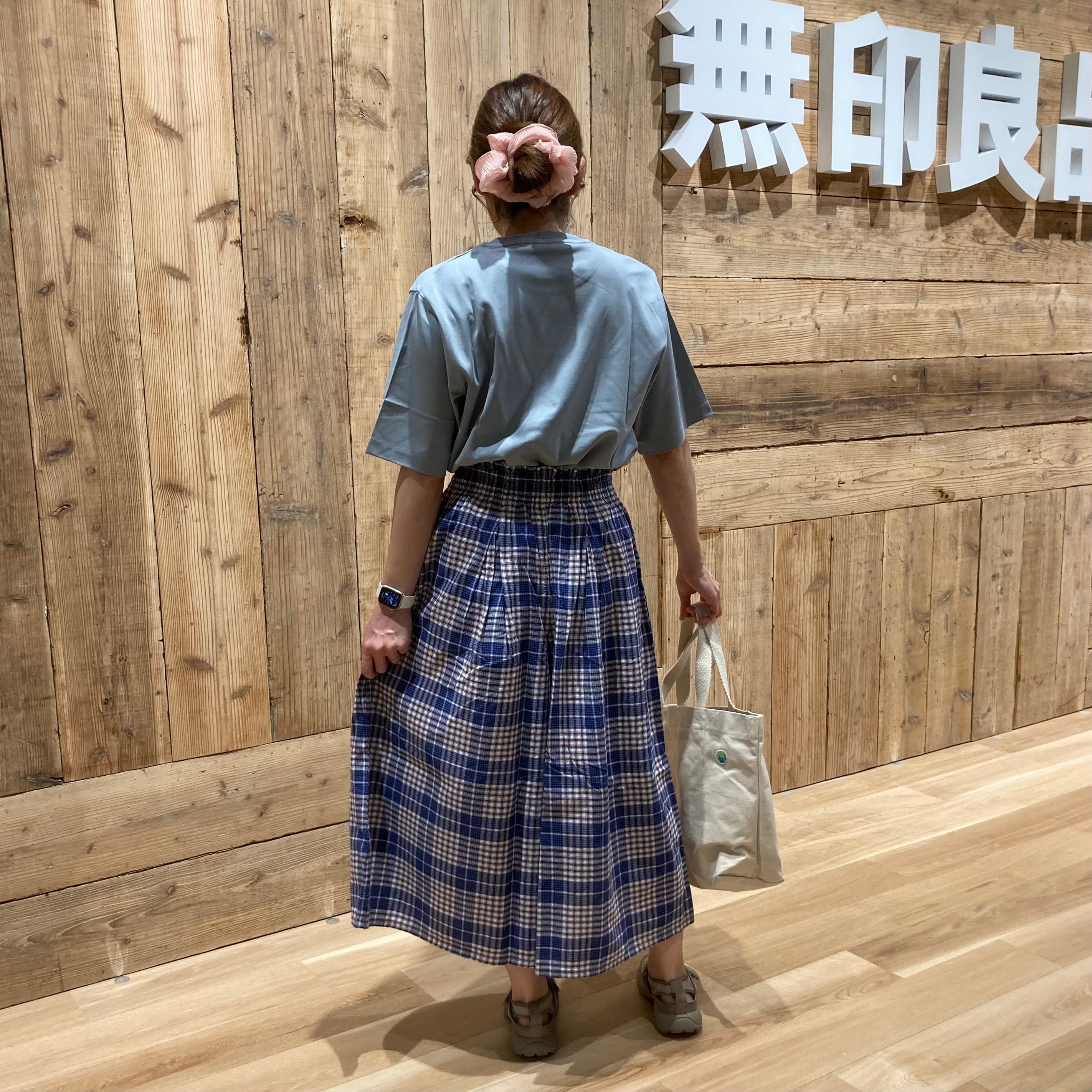 婦人スタッフコーデ