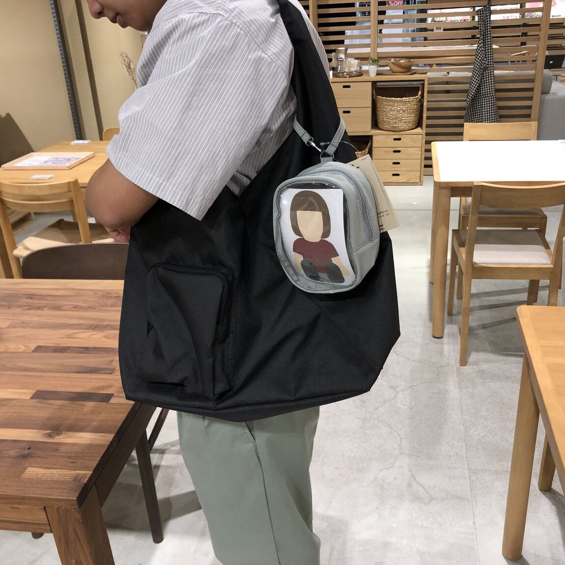 吊るせるコレクションポーチ