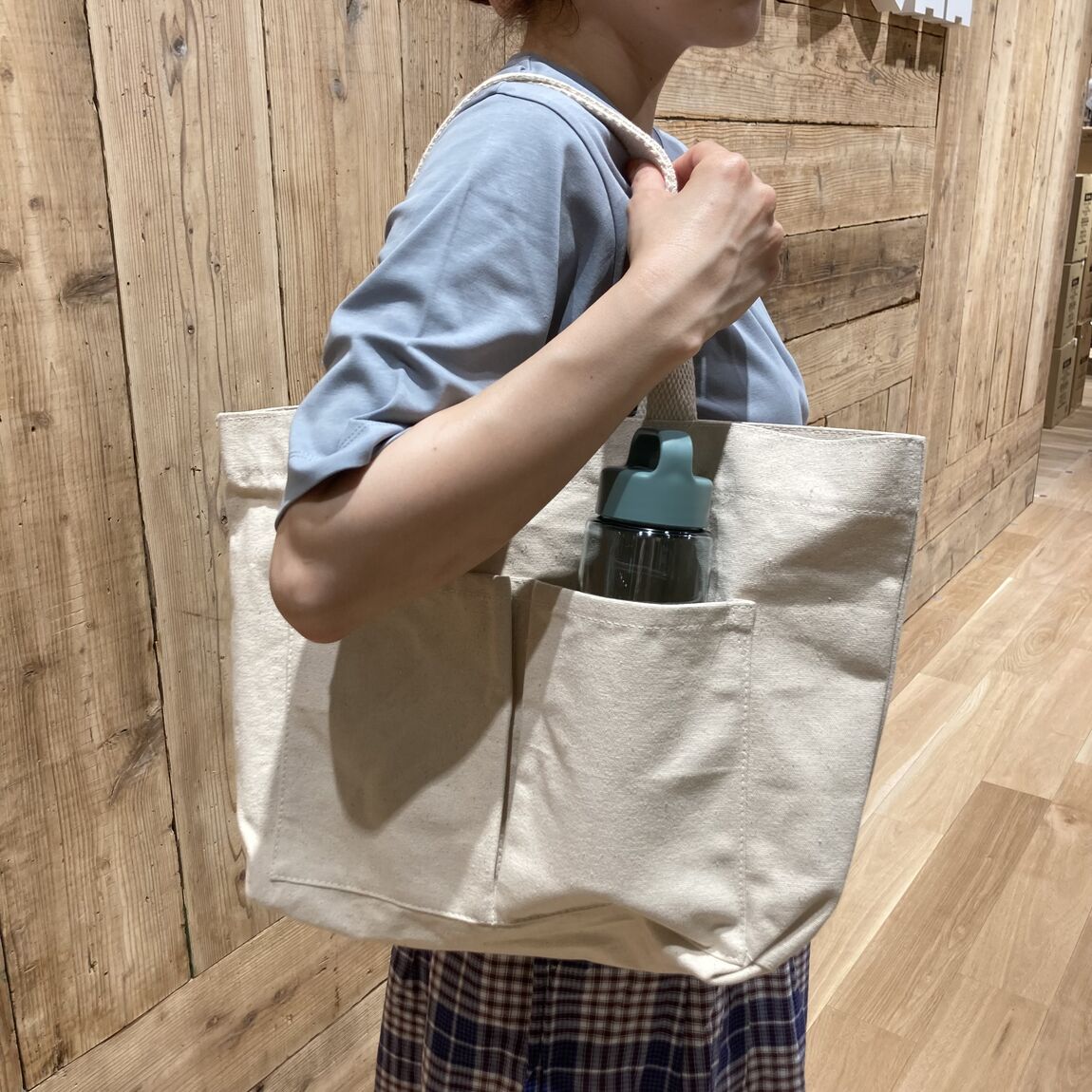 婦人スタッフコーデ