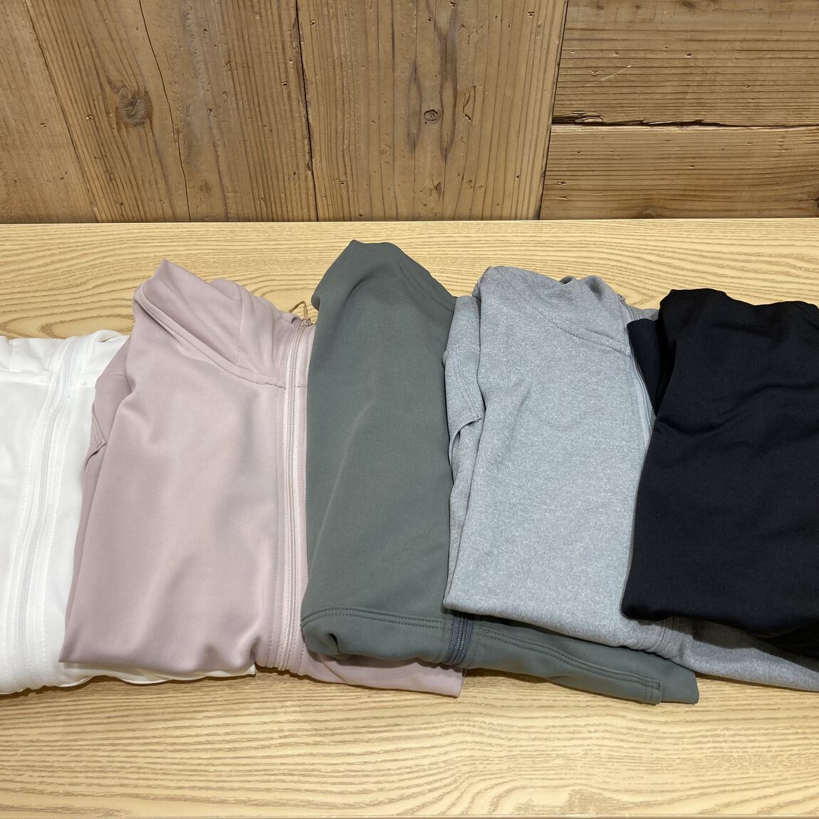 色展開