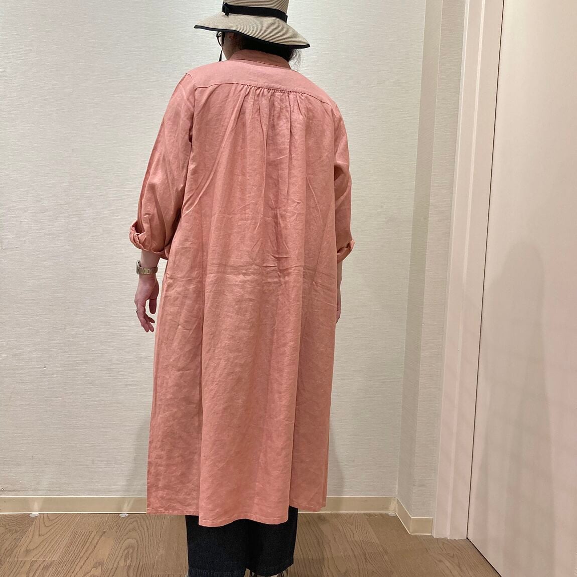 後ろ